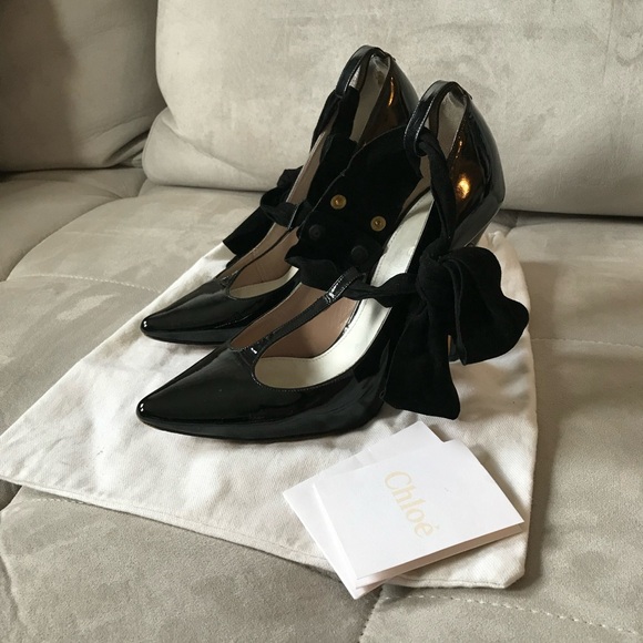 CHLOÉ | PRE-OWNED | Fall 2011 Velvet Bow Patent Leather Heels | 39 - Picture 2 of 7